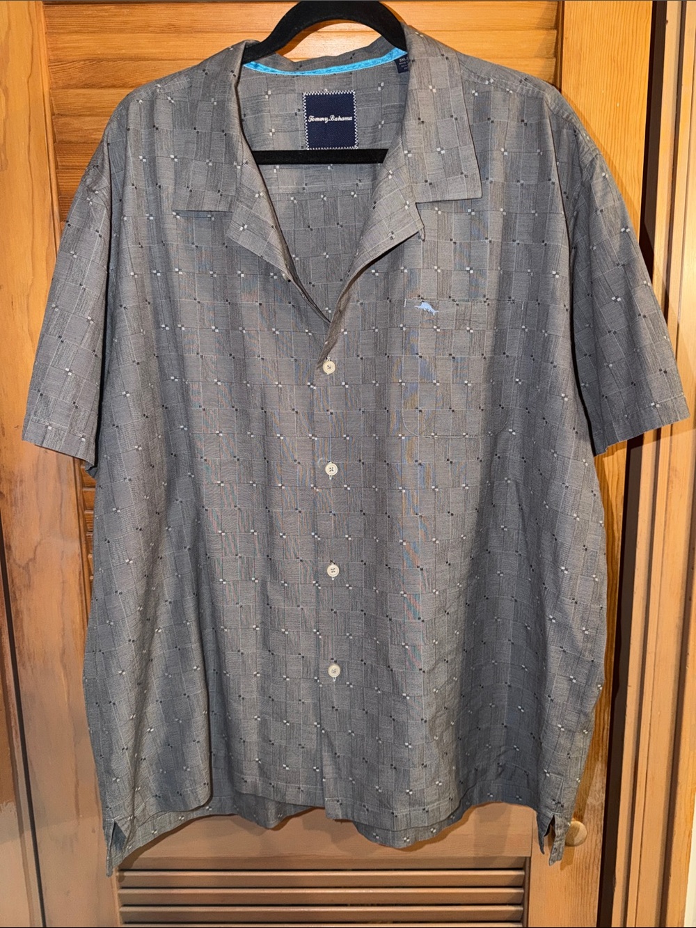 Tommy Bahama Gray Short-Sleeve Camp Shirt with Subtle Geometric Pattern